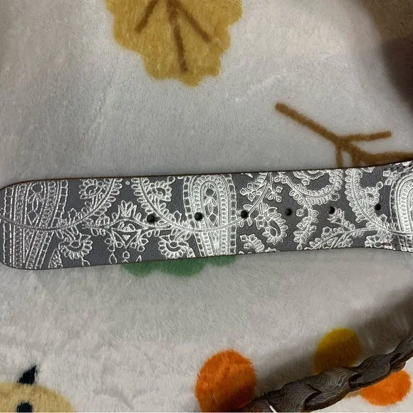 Women’s Chico’s Gray and Silver Belt - Picture 9 of 10